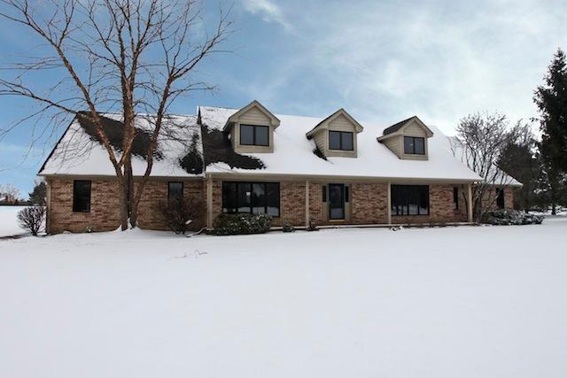 2 Essex Ct., Hawthorn Woods, IL 60047
