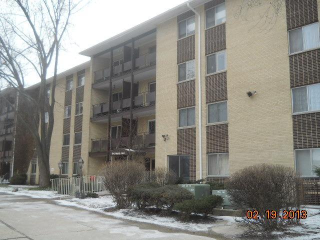 640 Murray Ln. #211, Des Plaines, IL 60016