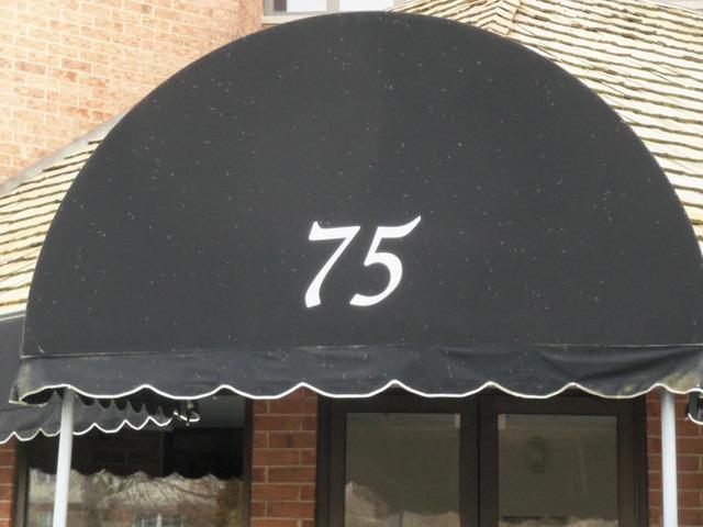 75 Kristin Cir. #126, Schaumburg, IL 60195
