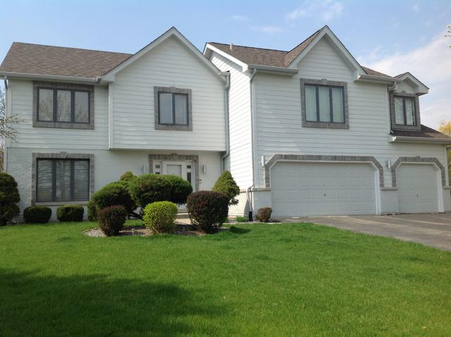 345 Jamestown Ave., Westmont, IL 60559