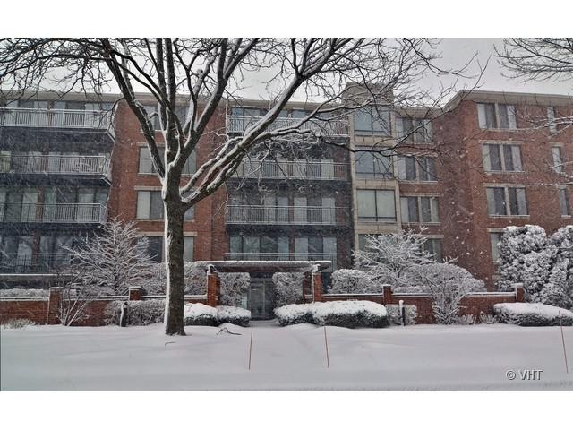 1633 Second St. #102, Highland Park, IL 60035