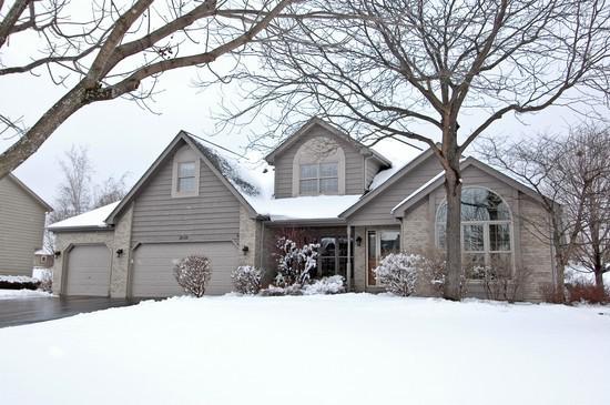 3560 Persimmon Dr., Algonquin, IL 60102