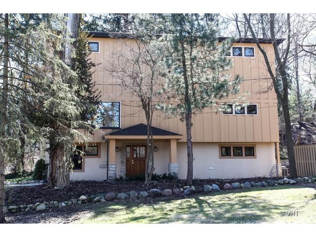 632 Cumnor Ave., Glen Ellyn, IL 60137