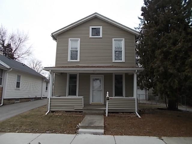812 Charles St., Aurora, IL 60506