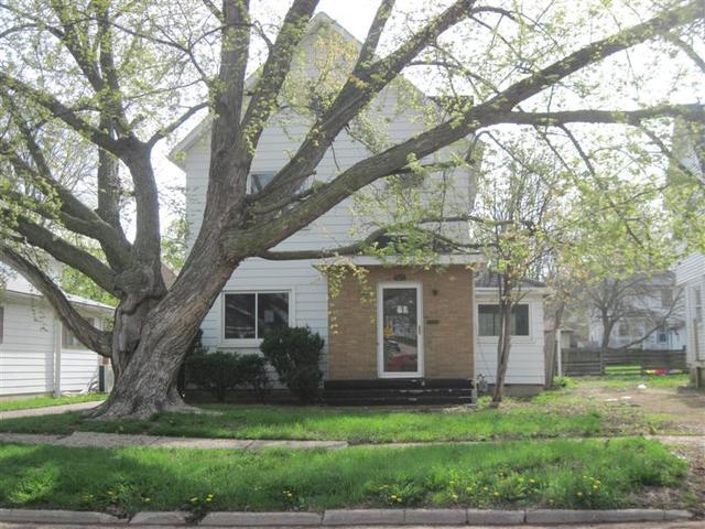 927 S Oak Ave., Freeport, IL 61032