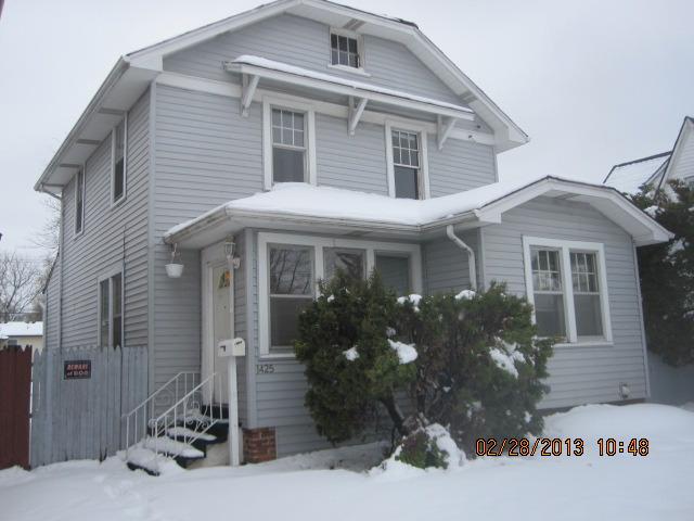 1425 Lucia Ave., Waukegan, IL 60085
