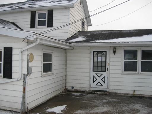 221 Clark St., Utica, IL 61373