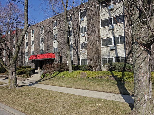 10015 Beverly Dr. #401, Skokie, IL 60076