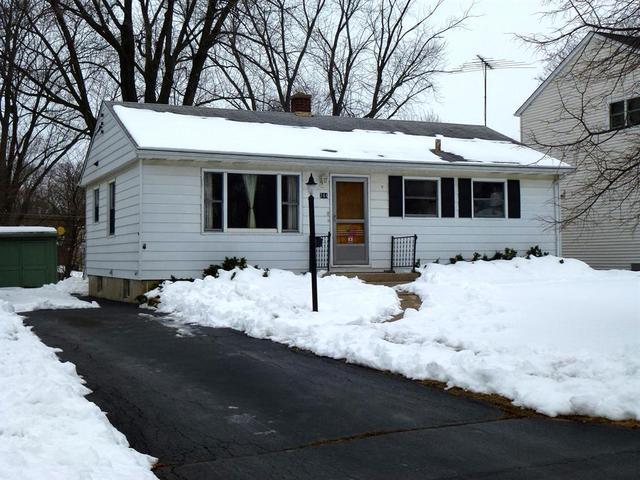 744 Highland Ave., Barrington, IL 60010