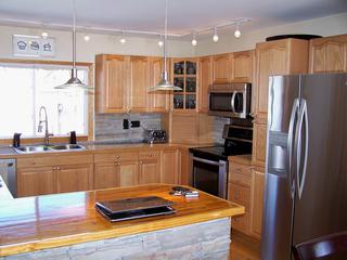 1608 Garland Ln., Hanover Park, IL 60133