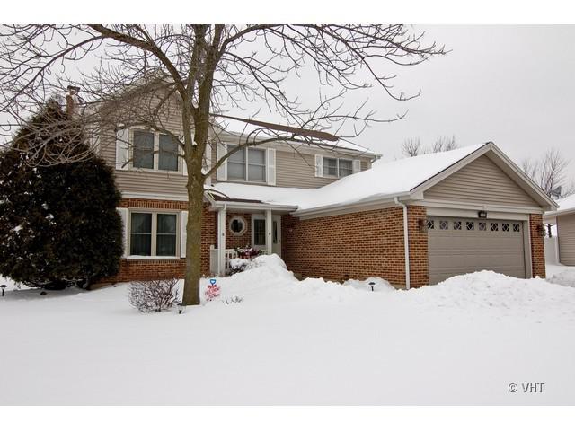2132 Newport Cir., Hanover Park, IL 60133