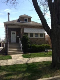 10425 S Sawyer Ave., Chicago, IL 60655