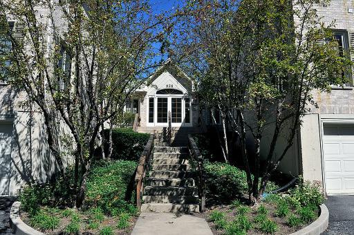528 Pershing Ave. #A, Glen Ellyn, IL 60137