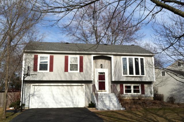 1542 Banbury Ave., St. Charles, IL 60174