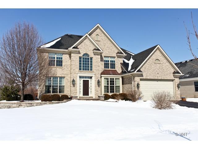 831 Columbia Cir., North Aurora, IL 60542