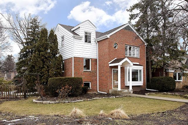 2444 Thornwood Ave., Wilmette, IL 60091
