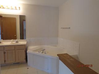107 Parkview Dr., Wauconda, IL 60084