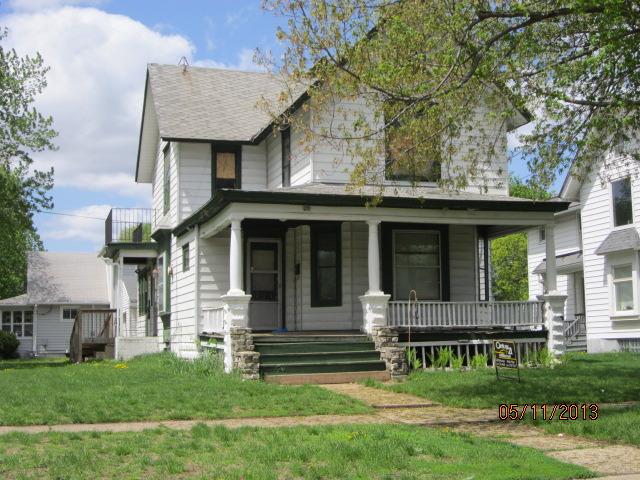 1727 8th St., Rockford, IL 61104