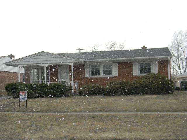 10024 Mulberry Ave., Oak Lawn, IL 60453