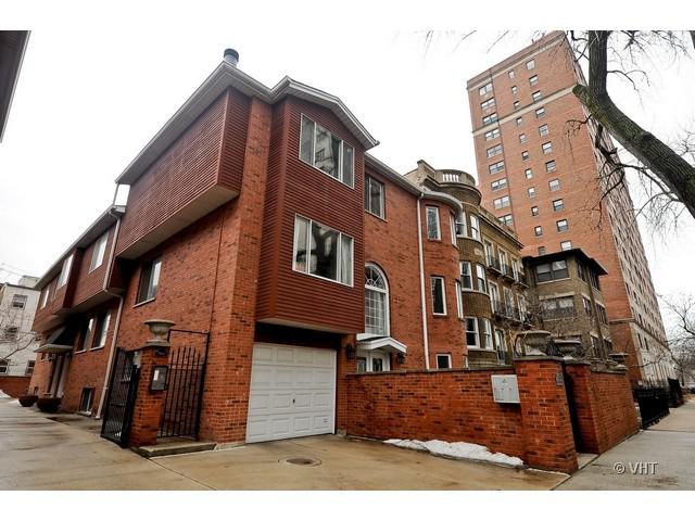 716 W Junior Ter. #B, Chicago, IL 60613