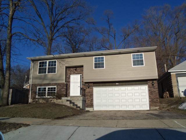 208 N Van Buren St., East Dundee, IL 60118