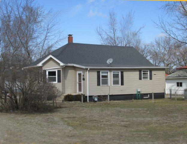 224 Vine St., Naplate, IL 61350