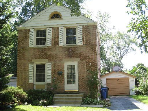 685 Rose Ave., Des Plaines, IL 60016