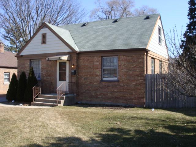 829 7th Ave., La Grange, IL 60525