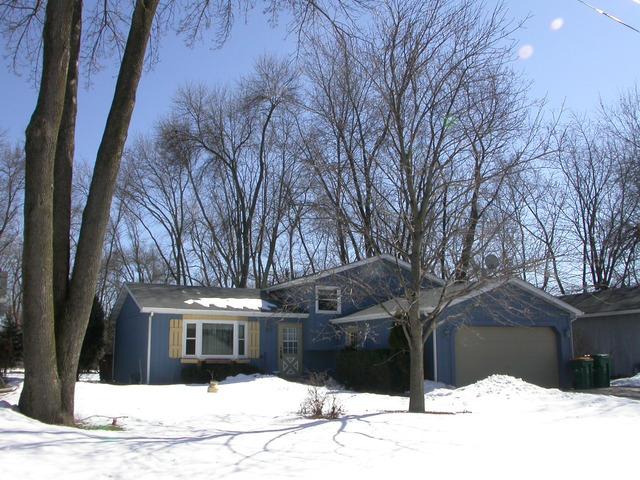 11 Sunshine Ave., Third Lake, IL 60030
