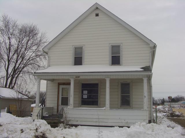 1681 Solfisburg Ave., Aurora, IL 60505