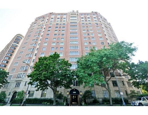 3800 N Lake Shore Dr. #14D, Chicago, IL 60613