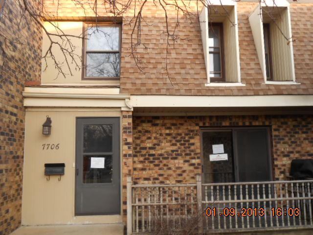 7706 Woodward Ave. #7F, Woodridge, IL 60517