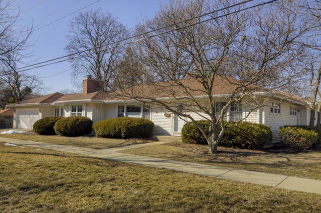 950 Roslyn Rd., Glen Ellyn, IL 60137