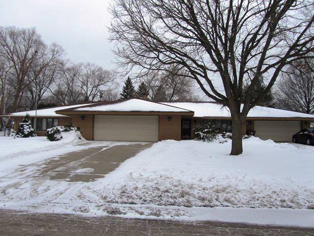 934 Nassau Pkwy., Rockford, IL 61107
