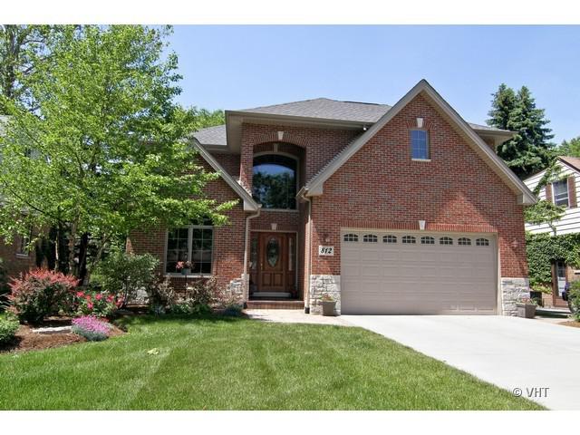 812 8th Ave., La Grange, IL 60525