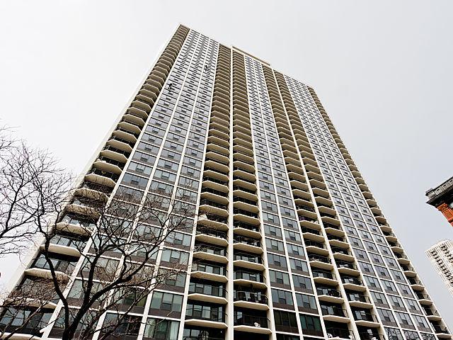 1560 N Sandburg Ter. #2602, Chicago, IL 60610