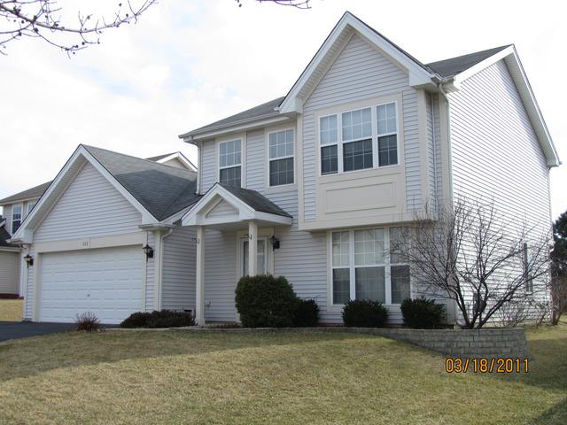 533 Maple Dr., Streamwood, IL 60107