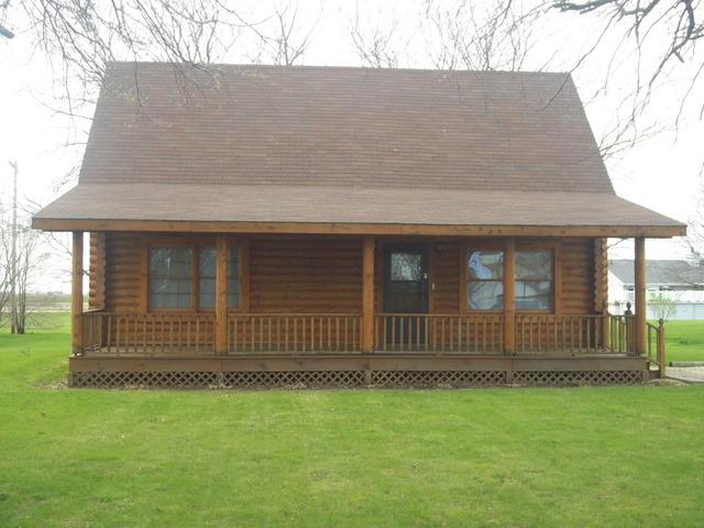 325 Hislop, Cissna Park, IL 60924