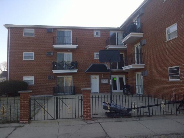 6653 W 63rd St. #2W, Chicago, IL 60638