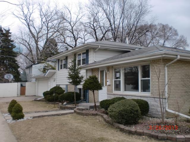 9801 S Mansfield Ave., Oak Lawn, IL 60453