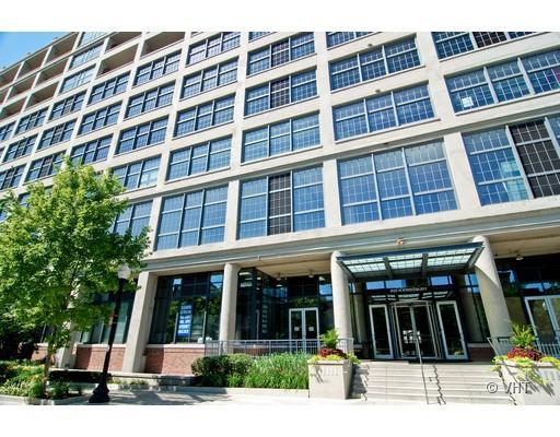 900 N Kingsbury St. #727, Chicago, IL 60610