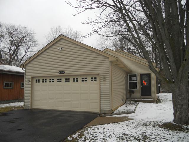 608 Stewart Ave., Woodstock, IL 60098
