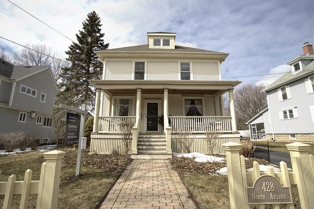 428 North Ave., Barrington, IL 60010