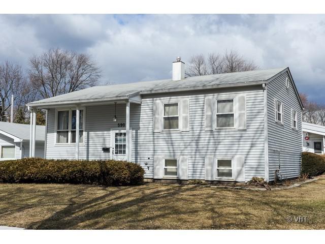 590 Hickory Dr., Buffalo Grove, IL 60089