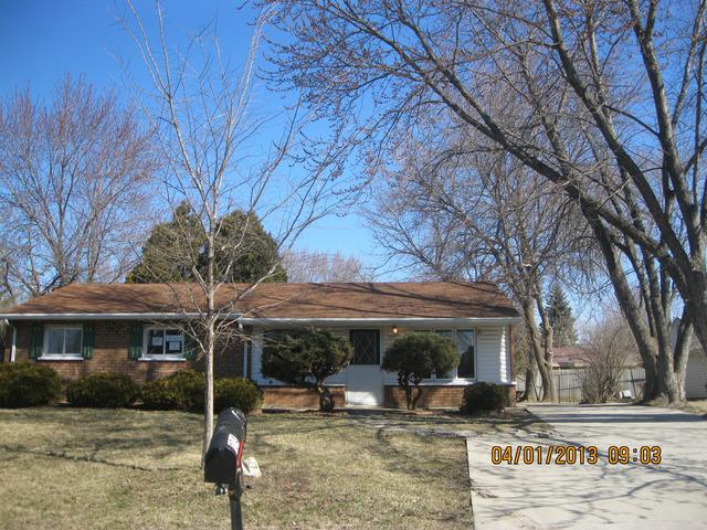 104 Fairwood Dr., Bolingbrook, IL 60440