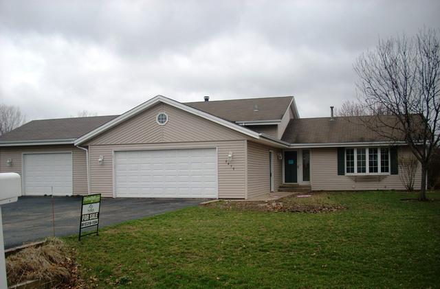 9478 Cherrywood Dr., Roscoe, IL 61073