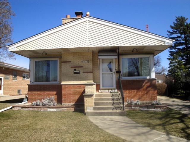9715 Parkside Ave., Oak Lawn, IL 60453