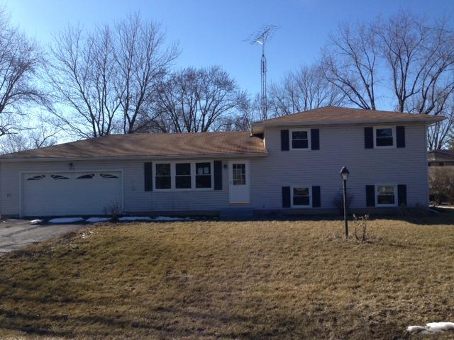 1519 Sparkhayes Dr., Sycamore, IL 60178
