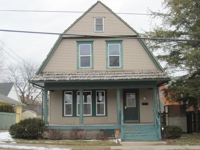 615 S Locust Ave., Freeport, IL 61032