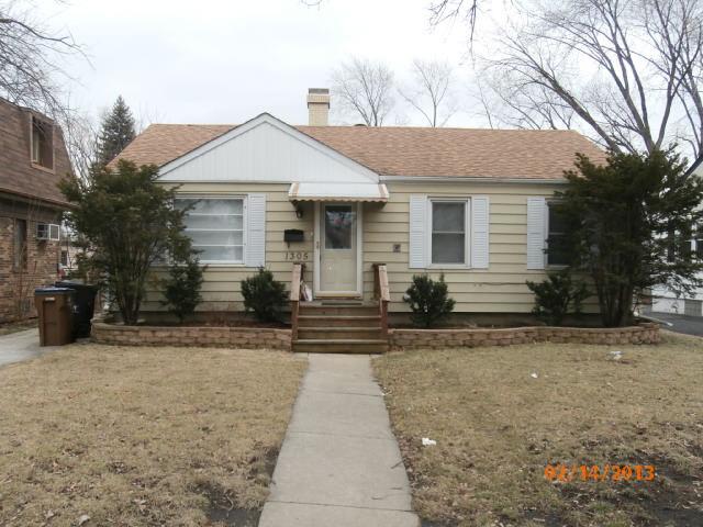 1305 Hillside Ave., Berkeley, IL 60163